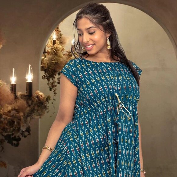 Chic Blue Printed Short Top for Stylish Looks | Muvvas Boutique - Picture 1 of 3